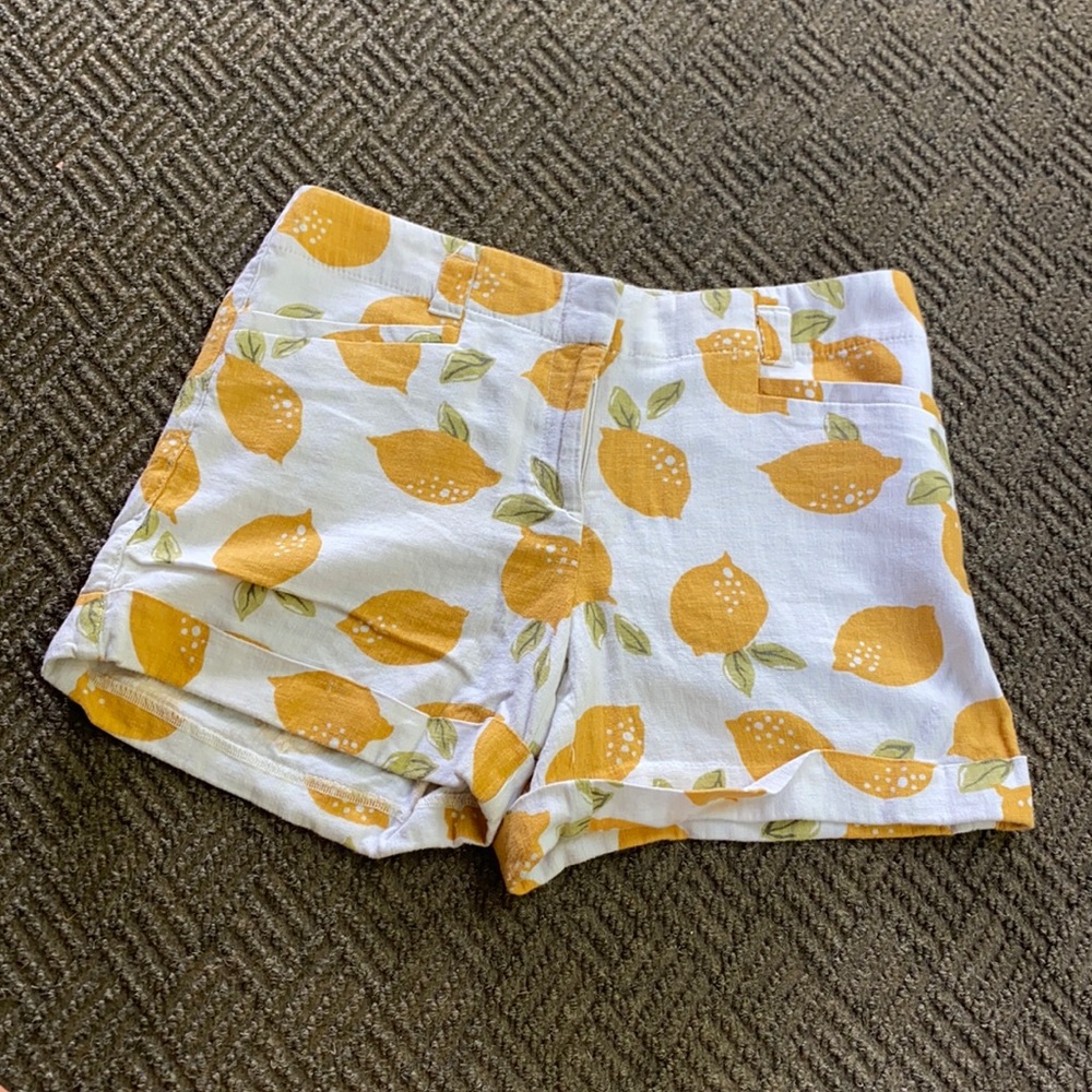 Cloth shorts lemon pattern